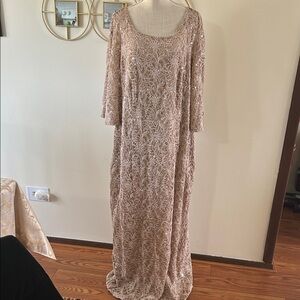 Lovely Grace women’s Elegant Beige / tan floral Lace maxi formal gown sparkly 3X